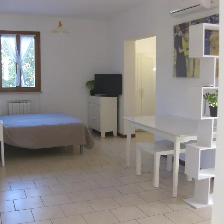 Country House-b&b-appartamenti Ai Cipressi 住宿加早餐酒店 乌尔比诺