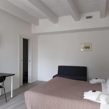 ベッド・アンド・ブレックファスト Country House-b&b-appartamenti Ai Cipressi ウルビーノ