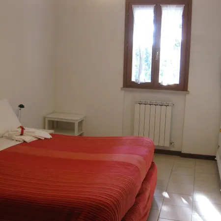 فندق مبيت وإفطار Country House-b&b-appartamenti Ai Cipressi أوربينو