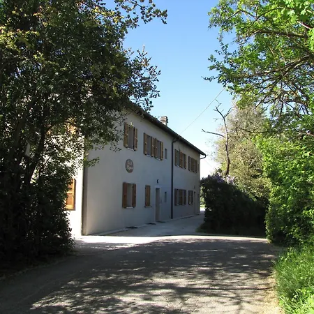 Country House-b&b-appartamenti Ai Cipressi 乌尔比诺