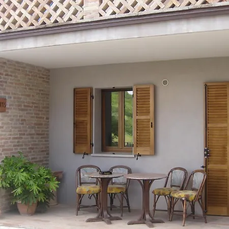 Country House-b&b-appartamenti Ai Cipressi ウルビーノ