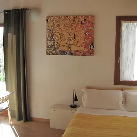 ベッド・アンド・ブレックファスト Country House-b&b-appartamenti Ai Cipressi ウルビーノ