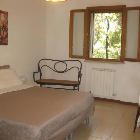 Country House-b&b-appartamenti Ai Cipressi ウルビーノ